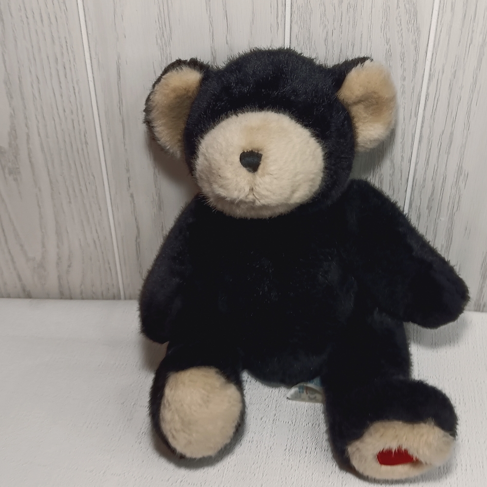 Build A Bear 2010 Black Bear w/ brown ears nose and Paws red heart